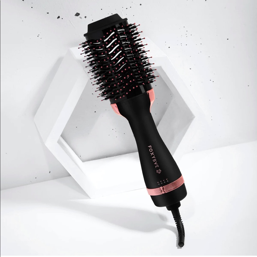 FOXYBAE HAIR ROSE GOLD BLOW DRYER BRUSH